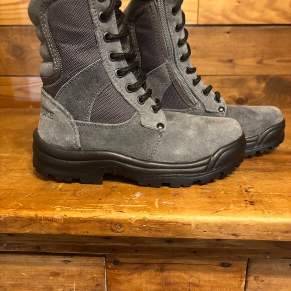 NWOT Youth Size 4 High Top Winter Boots - Picture 3 of 7